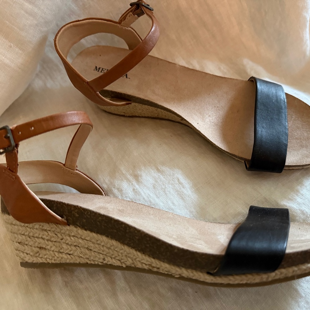 Low Wedged Sandals